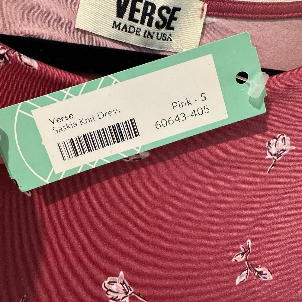 NWT Verse Sasha Knit Midi Dress - Pink with White Floral Size Small - Picture 4 of 4